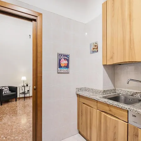 Lovely 2 Bed Flat In San Giovanni * Roma